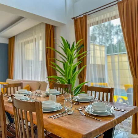 Tuna Villa, Oezel Havuzlu, Βίλα Φετιγιέ