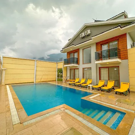Tuna Villa, Oezel Havuzlu, Vila *
